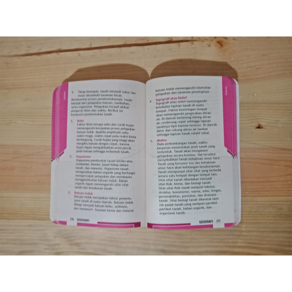 BUKU RINGKASAN MATERI TETRALOGI SOSHUM SMA GEOGRAFI MATEMATIKA-2