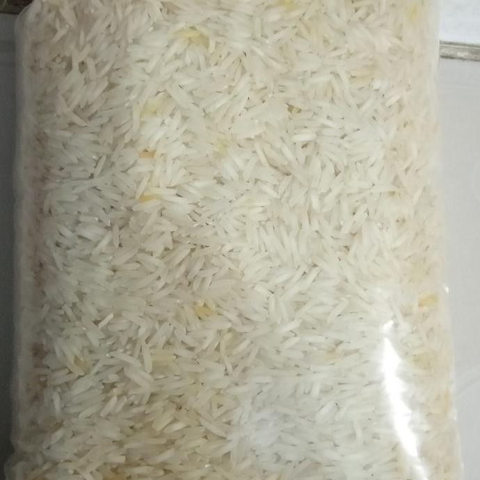 

BERAS- BASMATI RICE.(PRODUK SETARA DENGAN BERAS DAAWAT PREMIUM) 1KG -UNGGULAN.