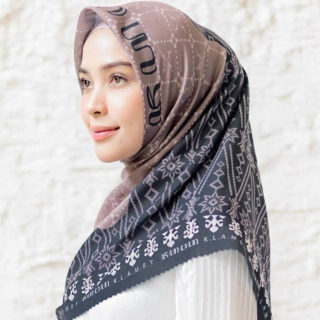 Kanaka Scarf BROMO WEARING KLAMBY