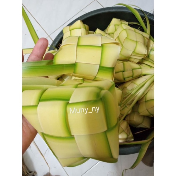 

Cangkang Ketupat/Ketupat kosong