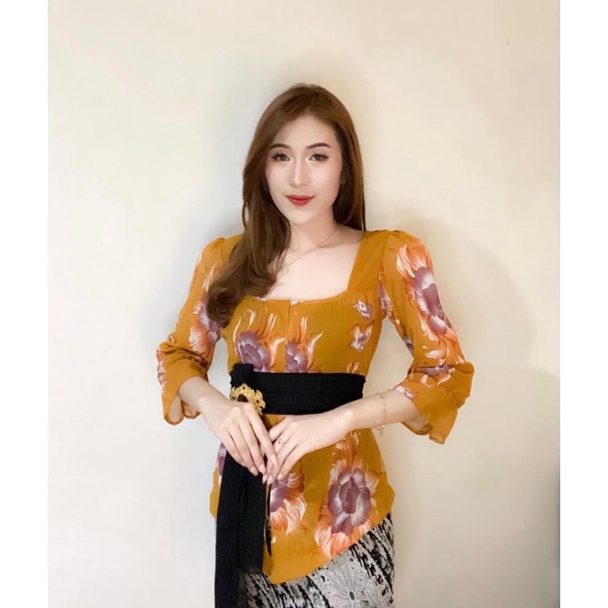 Kebaya jadi sifon leher Sabrina tangan kerut