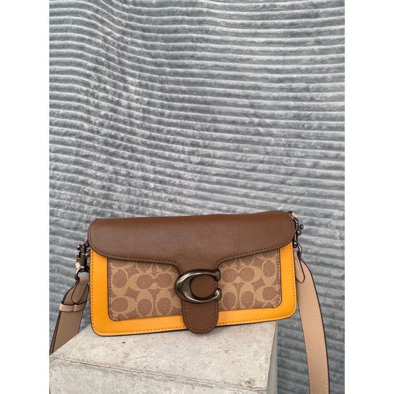 Tas Selempang COACH Tabby Shoulder Bag 26 in Colorblock Signature