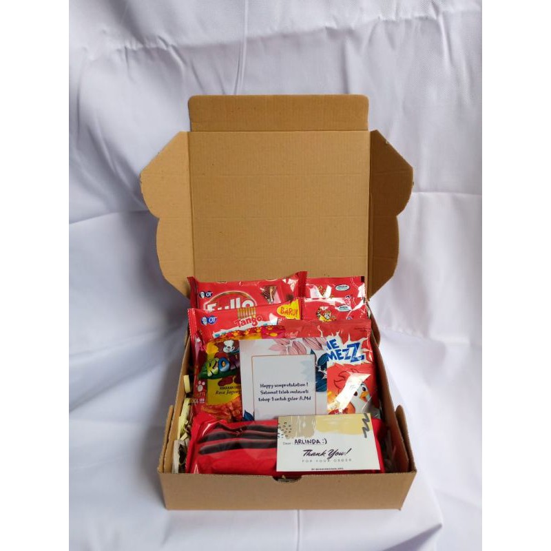 

RED BOX SNACK BOX HAMPERS GIFT BOX WISUDA KADO UNTUK TEMAN
