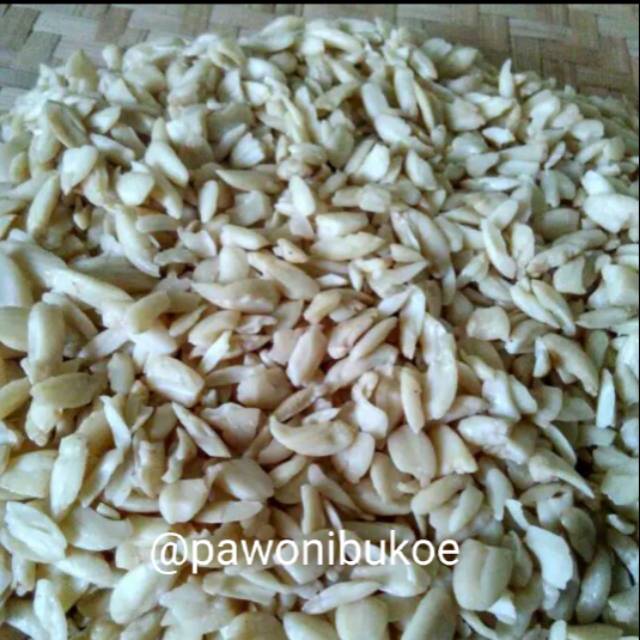 

Kenari cincang 50 gr