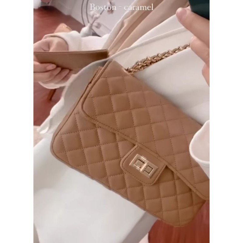 Caramel Boston Classic bag Local.id