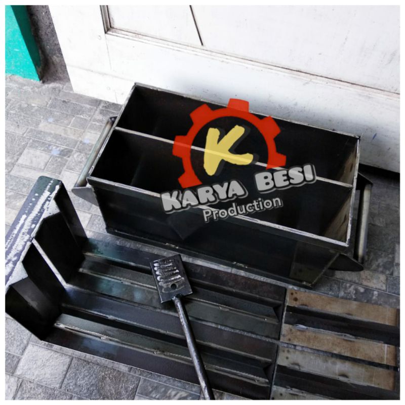 30x15x8cm//cetakan batako engsel dobel..double
