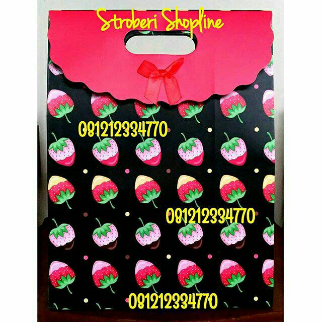 

Paper Bag Strawberry Large UKURAN 37x28x15cm