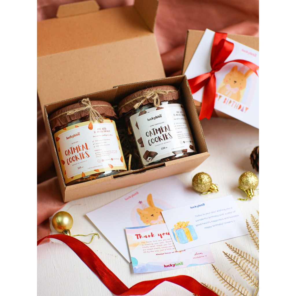 Birthday Hampers / Hampers Ulang Tahun - Oatmeal Cookies 2 Jar + FREE Greeting Card + Pita