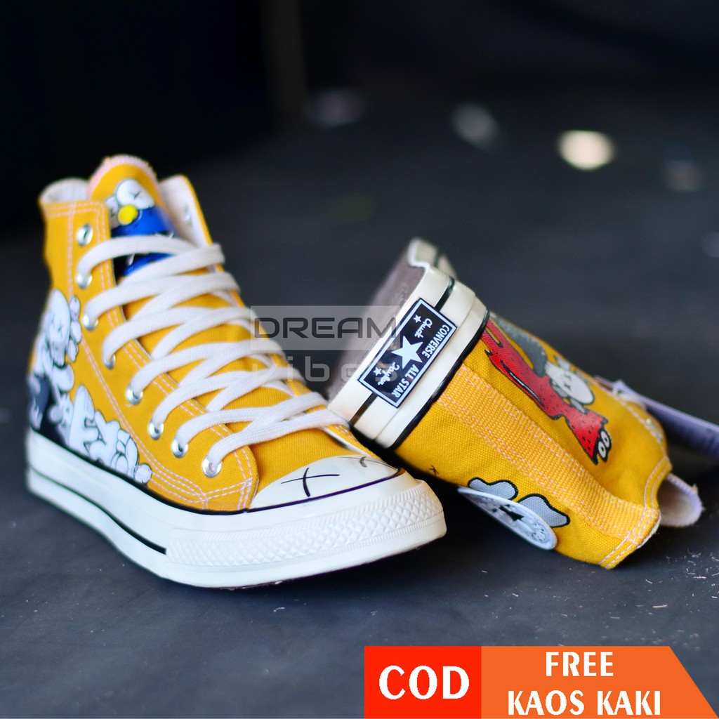 harga converse x kaws