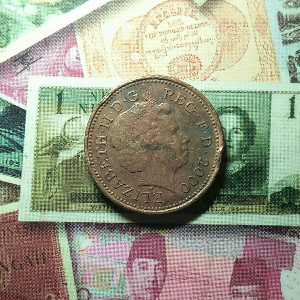 KM 189 - Koin 1 Peny Elizabeth 2 Tahun 2000