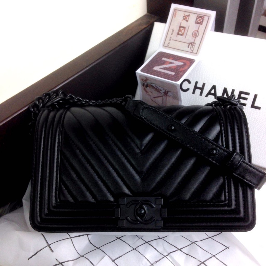 CHANEL BOY Chevron SO BLACK CHEV8811. LL