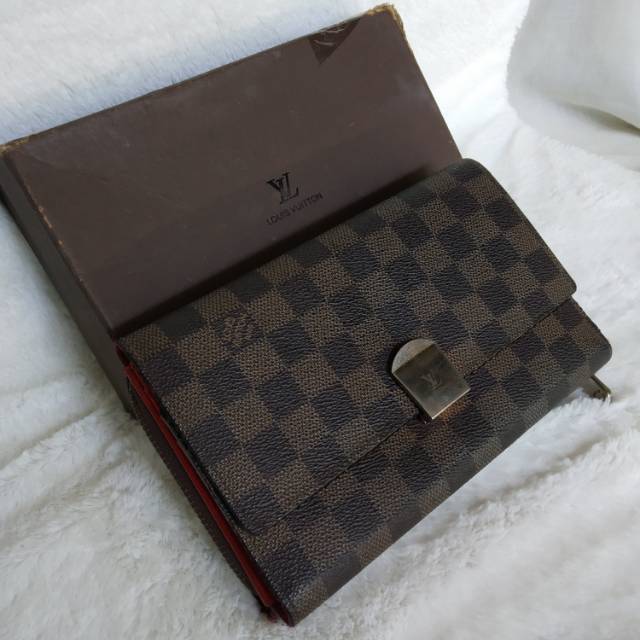 Preloved dompet clutch lv harga nego