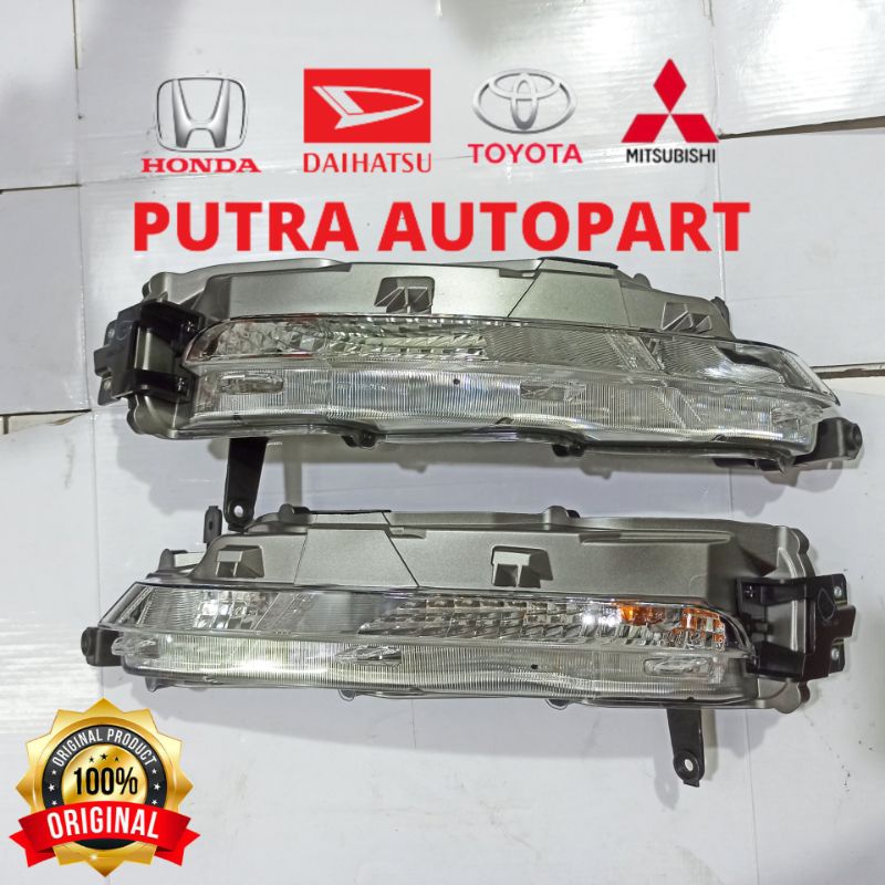 lampu sen sein / lampu bemper depan fortuner vrz 2021up original