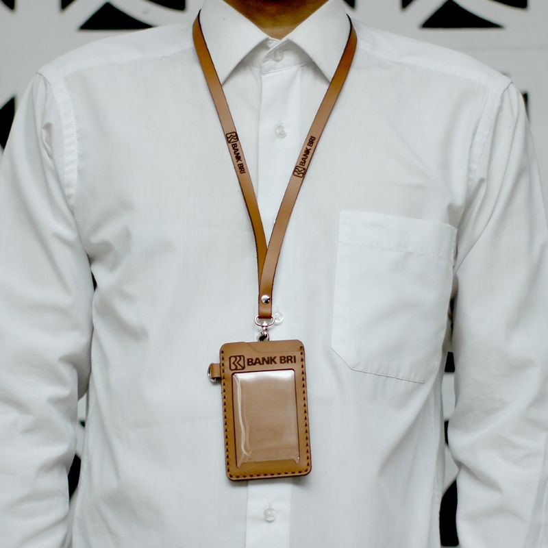 

Name tag holder custom / id card holder / card holder kulit