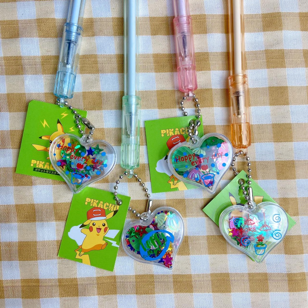 

GROSIR 4 / 8 / 12 pcs / 1 Lusin Pen Gantungan Love Kerang Pikachu / Pulpen Gel Gantungan Motif Love Hati Manik Beads Kerang Kartu Mini Pikachu Pokemon Anime