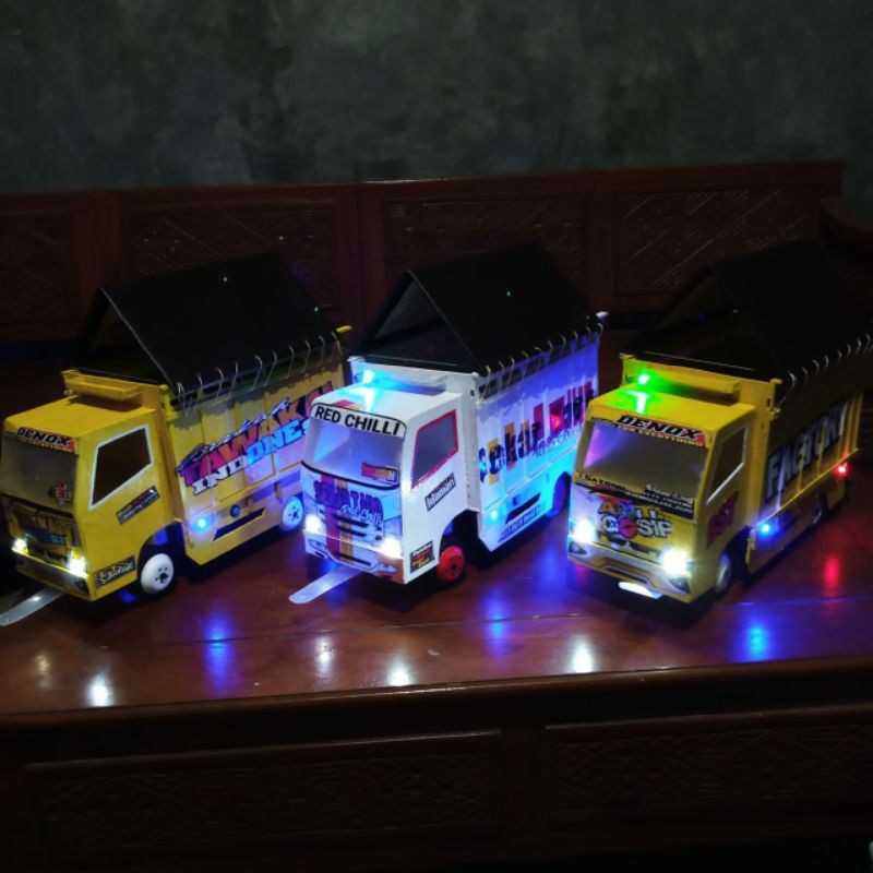 MINIATUR TRUK OLENG / MINIATUR TRUK / TRUK OLENG KAYU ASLI FULL LAMPU / MOBIL OLENG