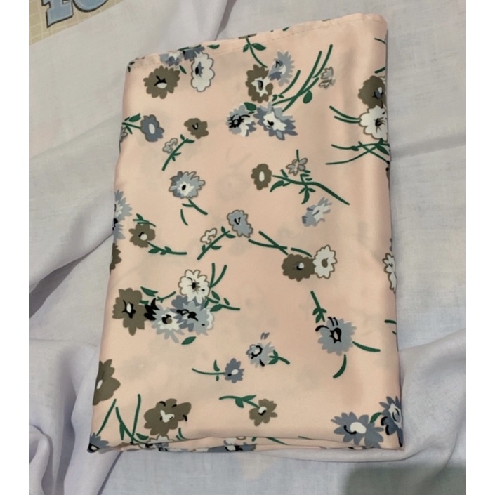 Vanilla Hijab Segi Empat