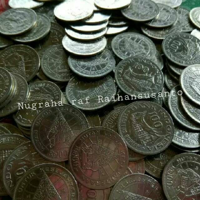 Uang kuno 100  Rupiah tipis Wayang,Rumah Gadang tahun 1978