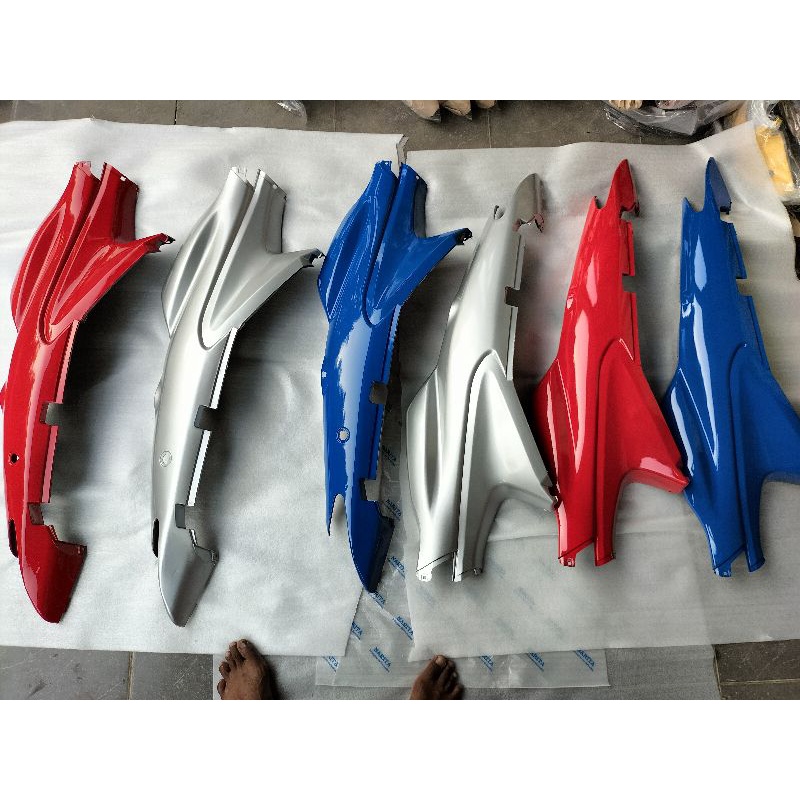 body belakang suzuki smash lama old warna silver merah biru RMC classic