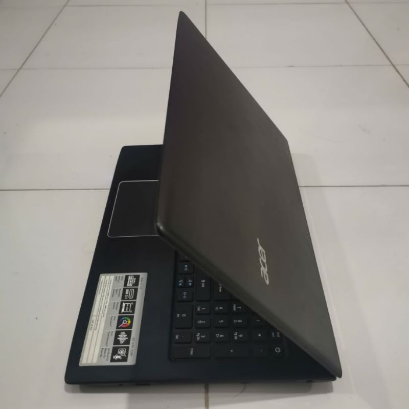 Laptop Acer Aspire E5-575 Cor i3-6006U Layar 15 inc HD Graphic 520 Windows 10