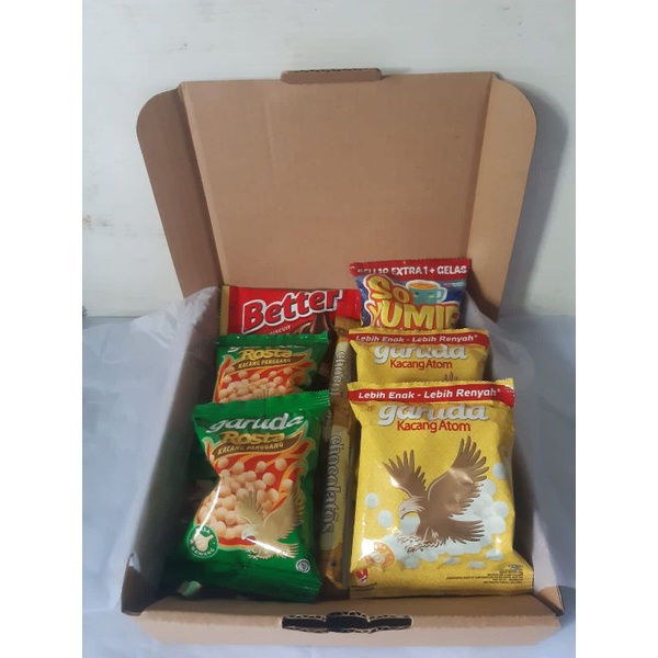 

HAMPERS SNACK RETJEH BY REQUEST UCAPAN