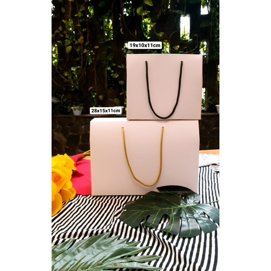 

GABLE BOX POLOS 19x10x11cm