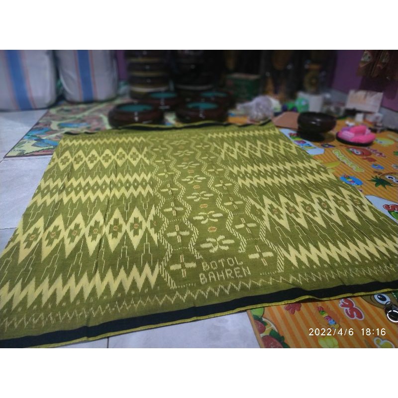 sarung goyor tenun tradisional troso