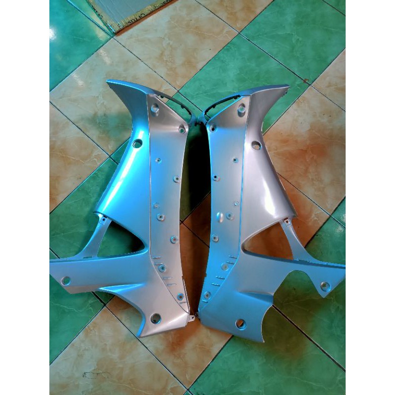 Sayap bagian dalam Supra X 125 lama silver