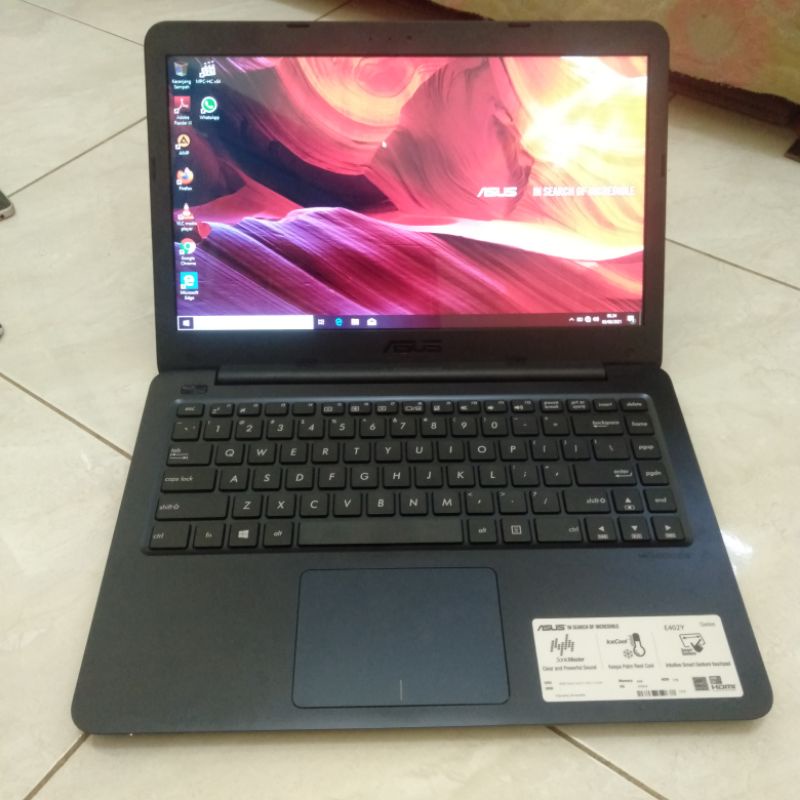 Laptop Asus Vivobook E402YA Ram 4GB Hardisk 1TB Fulset