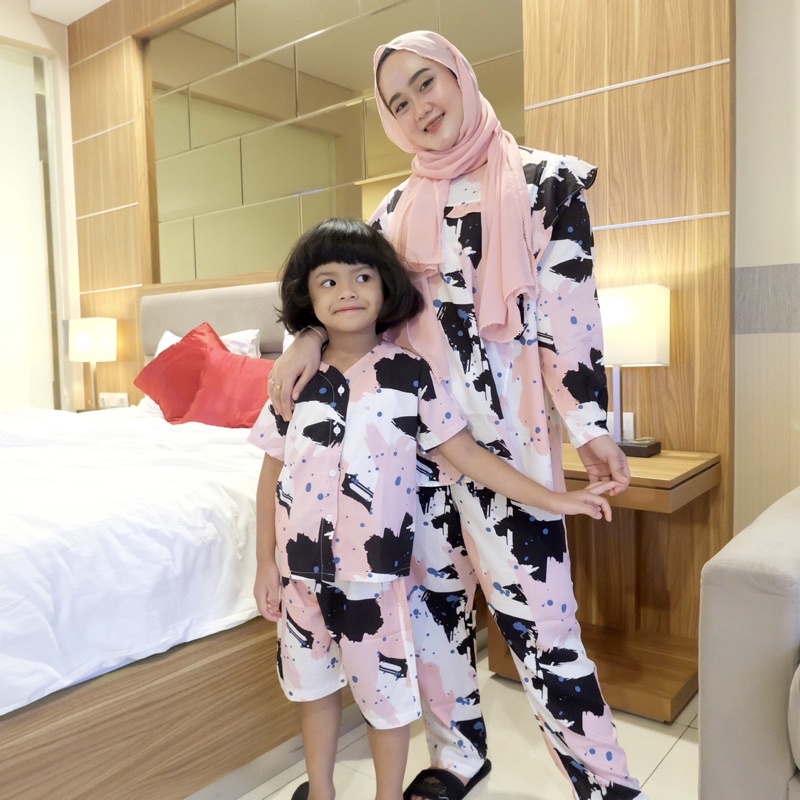 PAJAMAS COUPLE IBU DAN ANAK PEREMPUAN ONESET COUPLE CURLY