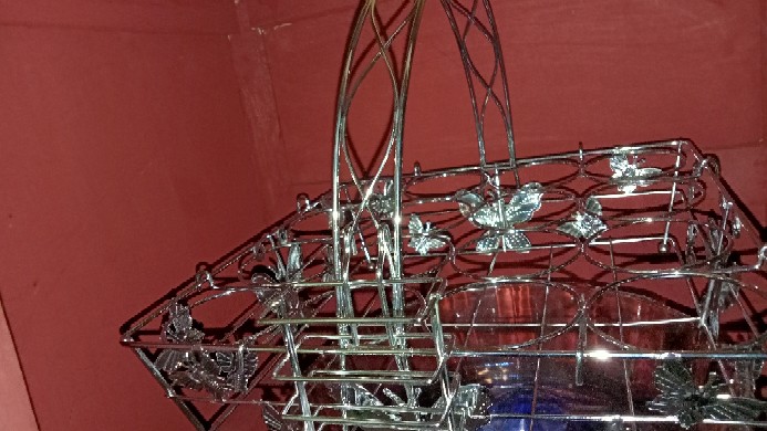Keranjang Air Mineral Rak Gelas Minum Aqua Tempat Cangkir Kupu Rak Cangkir Mug Rack