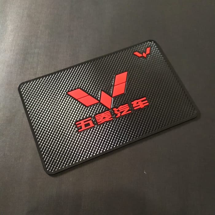 Anti slip aksesoris mobil Wuling Almaz