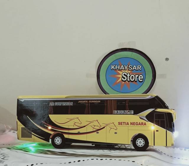 Miniatur bus bis setia negara plus lampu