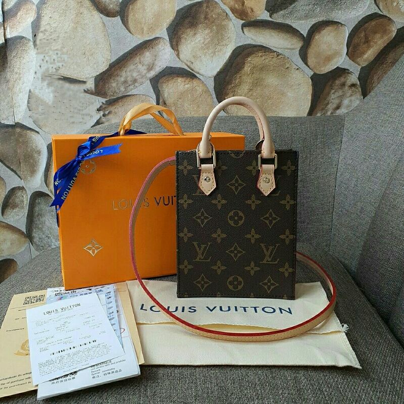 LV Petite Sac plat Monogram bag AM61276 AM69442 (Pls baca deskripsi lengkap)