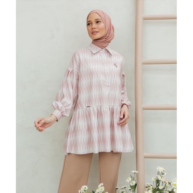 ulos blouse wearing klamby