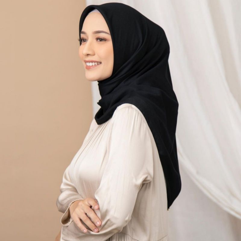 JILBAB VOAL PLAIN ULTRAFINE VOAL IRON LOGO HEAVEN LIGHTS-Black