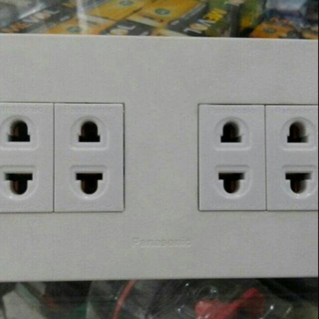 Panasonic Stop Kontak Univ Mini 4 Gang Style White