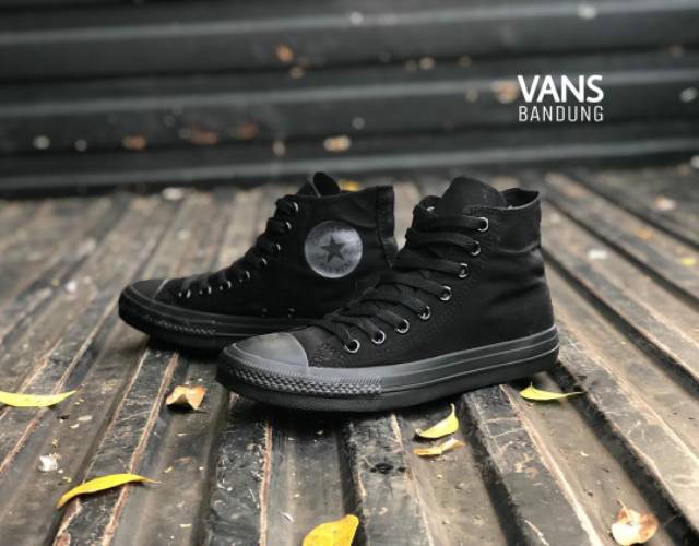 Temukan Sepatu Converse CT All Star Basic Classic OX Black White Hitam Putih High