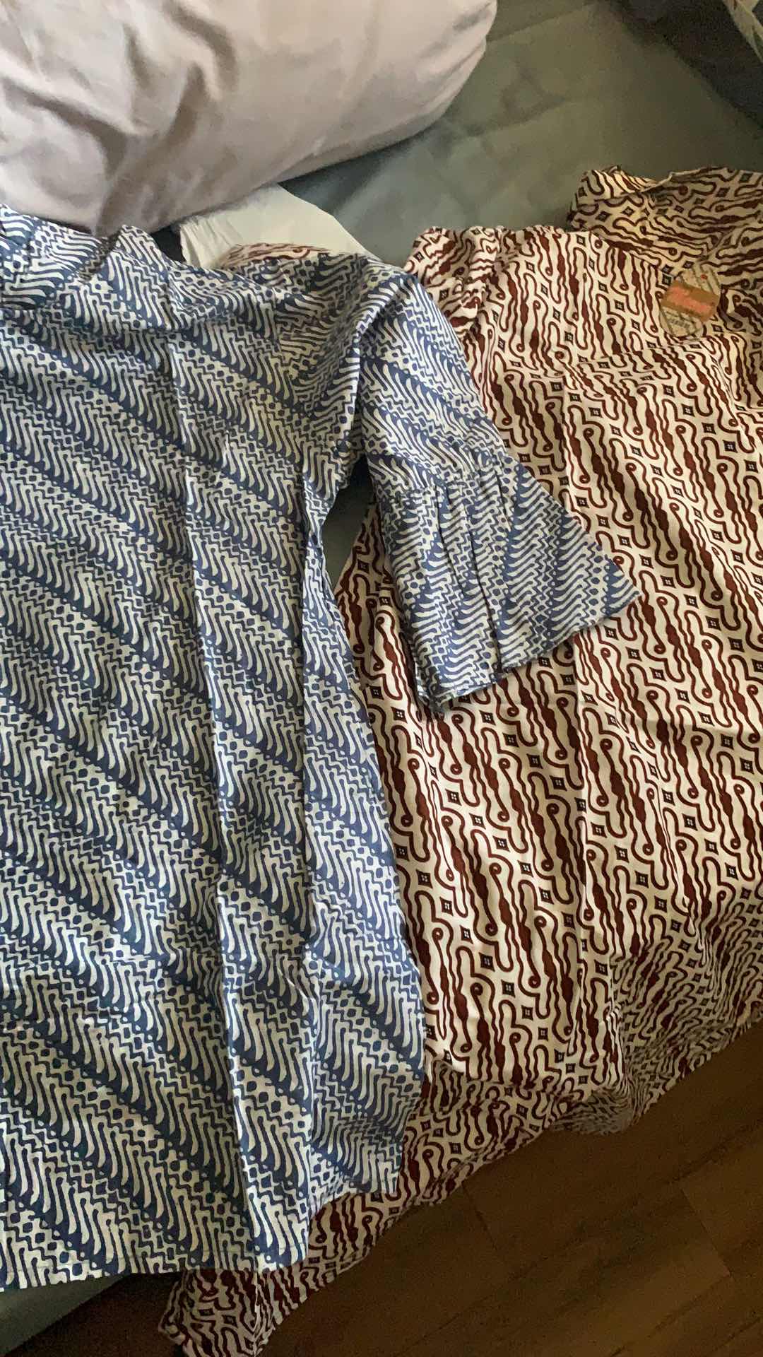 Tunik Santika Putih Jumbo Atasan Batik Wanita.  Klasik