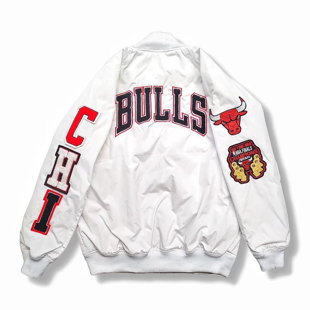 (PLATINUM JACKET) Varsity CHI CHICAGO BULLS WHITE BORDIR APLICATION RUMITED PLATINUM QUALITY