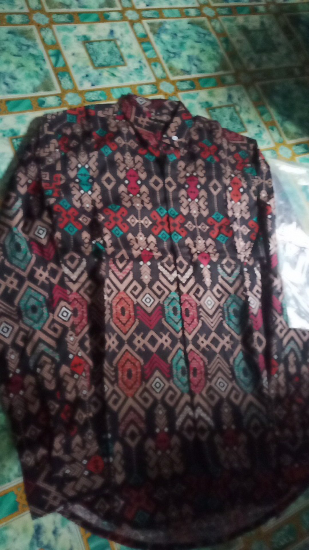 Credomenstore Kemeja Batik Pria Lengan Panjang Hitam Full Motif Hijau Tosca