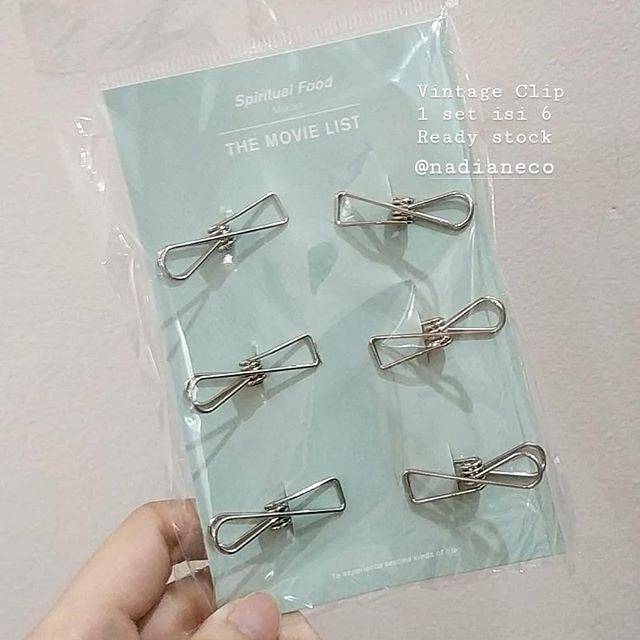 

Paper Clip Vintage