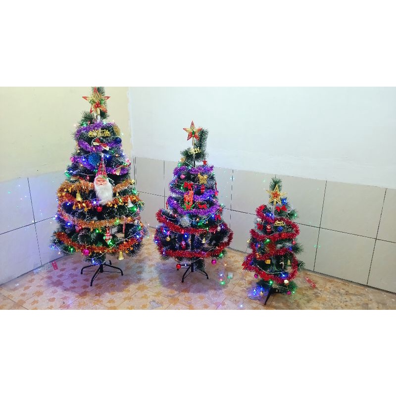 Asesoris pohon natal untuk 1.5m dan 1.8m komplit seperti gambar,tanpa pohon ya, (BACA KETERANGAN