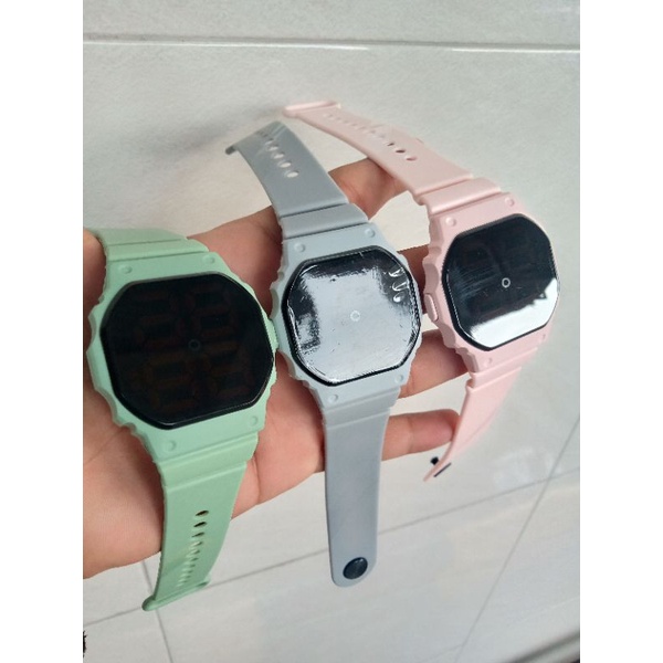 Jam tangan wanita LED Digital / jam LED Watch