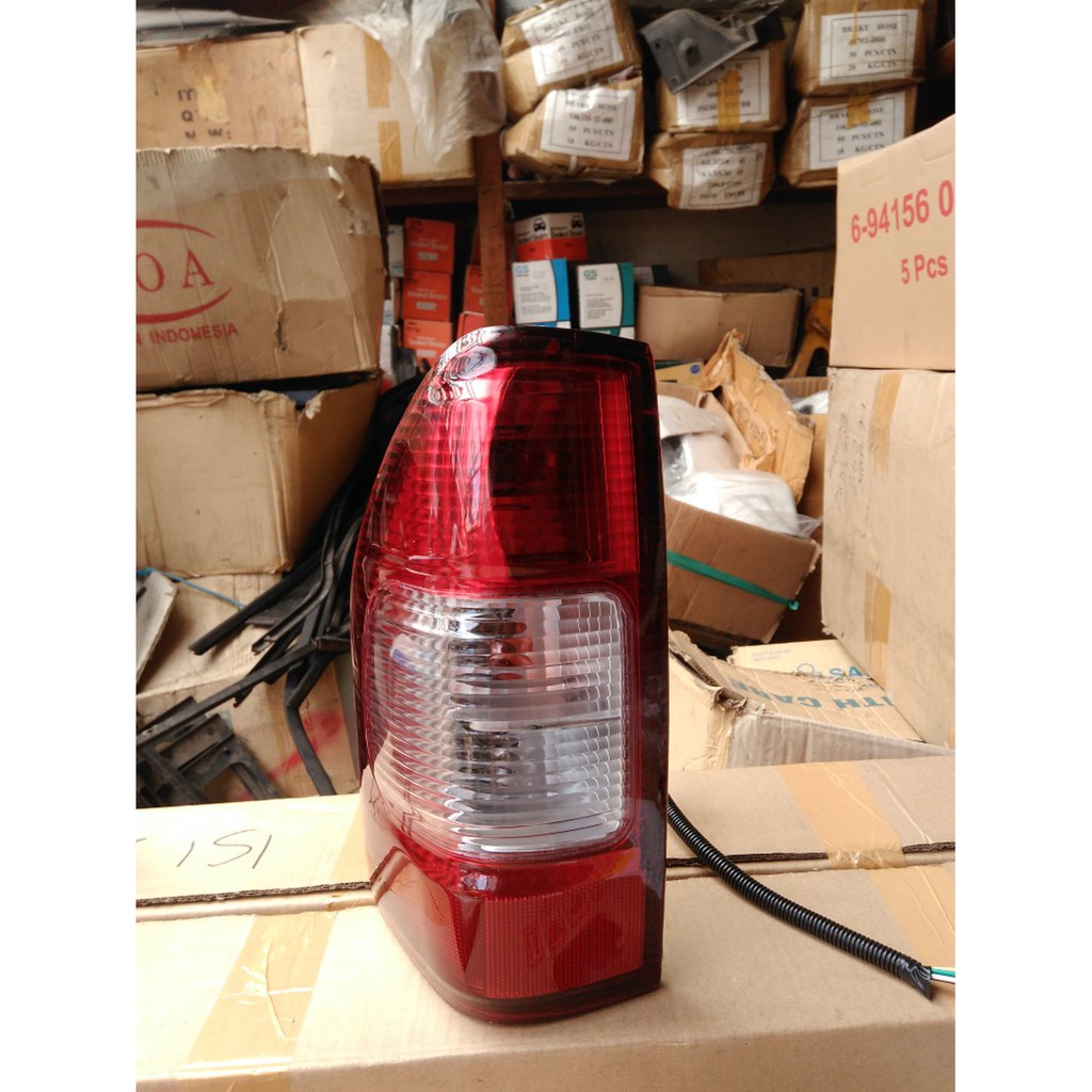 Stoplamp Lampu Belakang Isuzu Dmax 4JH