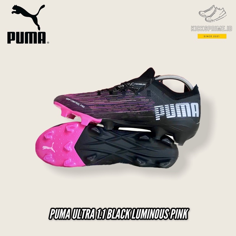 SEPATU BOLA PUMA ULTRA 1.1 BLACK LUMINOUS PINK
