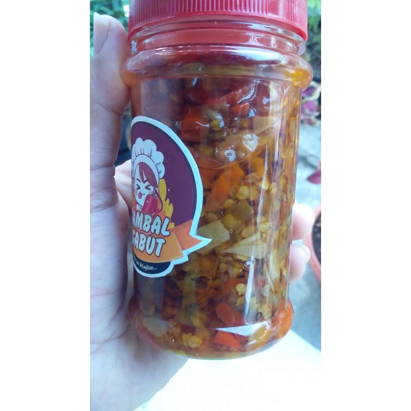 

sambal gabut pendes nendang. umur simpan kurleb 15 hari suhu ruang dikulkas tahan lebih lama