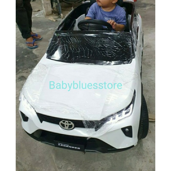 Mainan Mobil aki Anak TOYOTA FORTUNER LEGENDER M7588 with remote control - Putih)-2