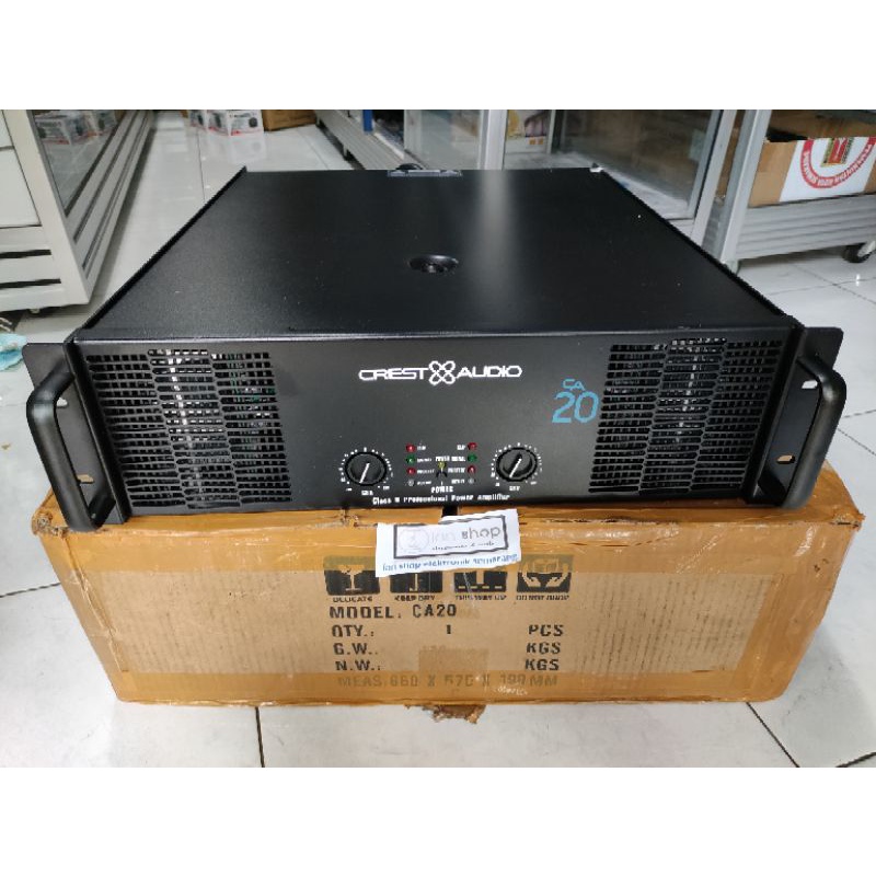 Power Amplifier Crest Audio CA20 Power Ampli CrestAudio CA 20 Original Body Panjang Komponen Makro 1