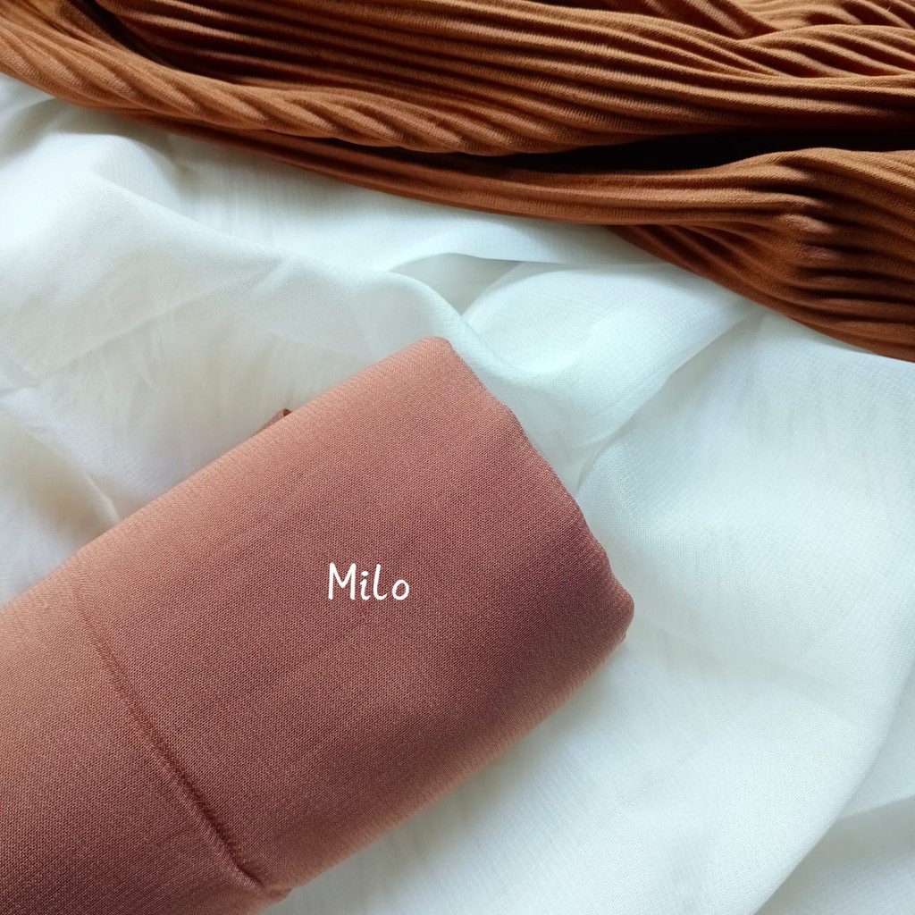 BELLA SQUARE JAHIT TEPI //HIJAB// JILBAB KHIMAR KERUDUNG BERGO SEGIEMPAT-MILO